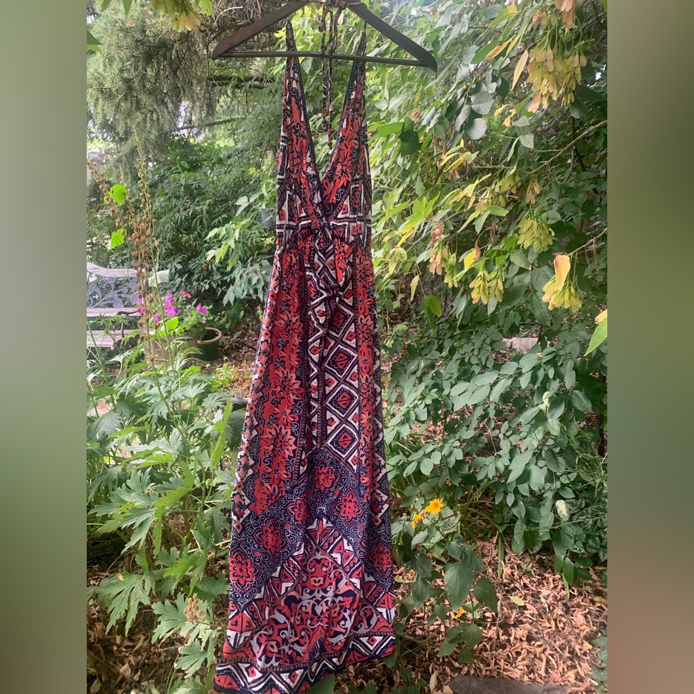 Angie boho Maxi Halter Backless sundress Navy/pink/reddish pattern EUC Size L